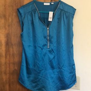 Blue blouse, zipper accent